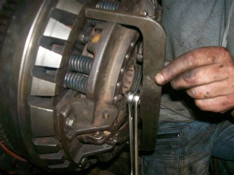 You should be able to turn the <b>PTO</b> shaft without the tractor running. . Massey ferguson 135 pto clutch adjustment